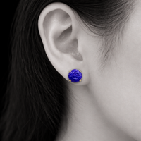 ニーラ・クスマ ピアス