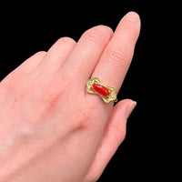 珊瑚のフレーム付きリング