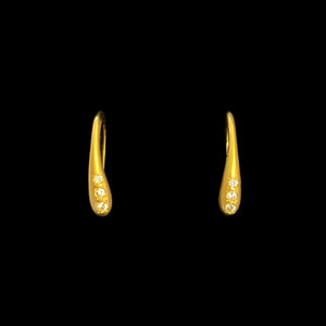 雫のピアス