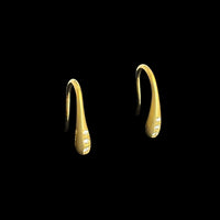 雫のピアス
