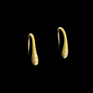 雫のピアス