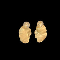 漂う葉っぱのピアス
